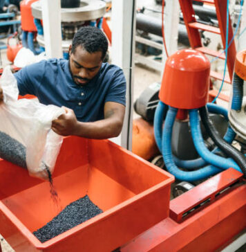 Výroba plastů a plastových polotovarů se neustále modernizuje a přizpůsobuje přáním zákazníků
